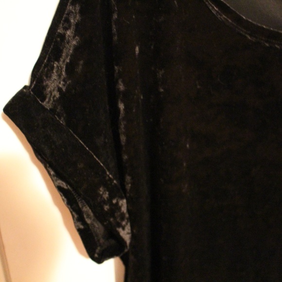 Black Velvet Top - Picture 5 of 6